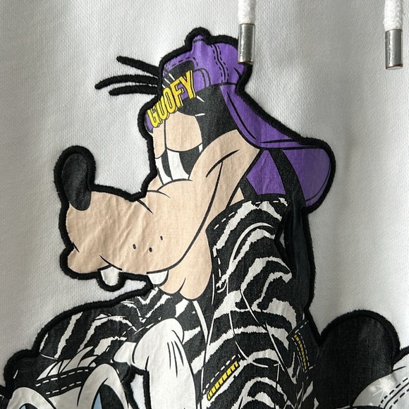 Moschino H&M Disney Collaboration Hoodie 2018 Release - Picture 10 of 17
